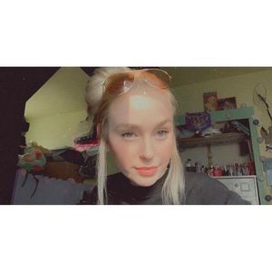 Meet your Posher, Paige